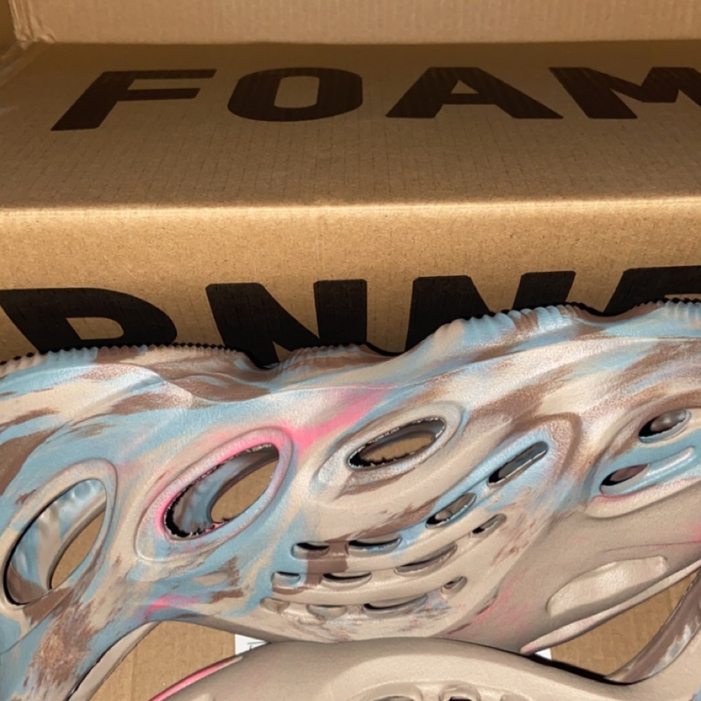 Yeezy Foam runner MX sand grey